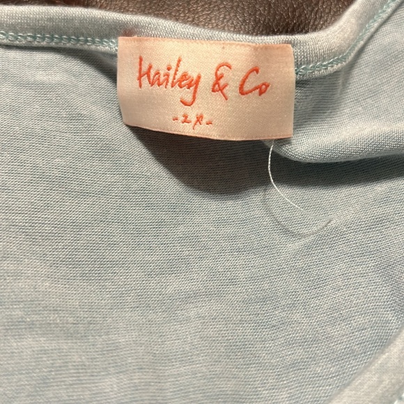Hailey & Co women’s tshirt with bell sleeves - Picture 3 of 4